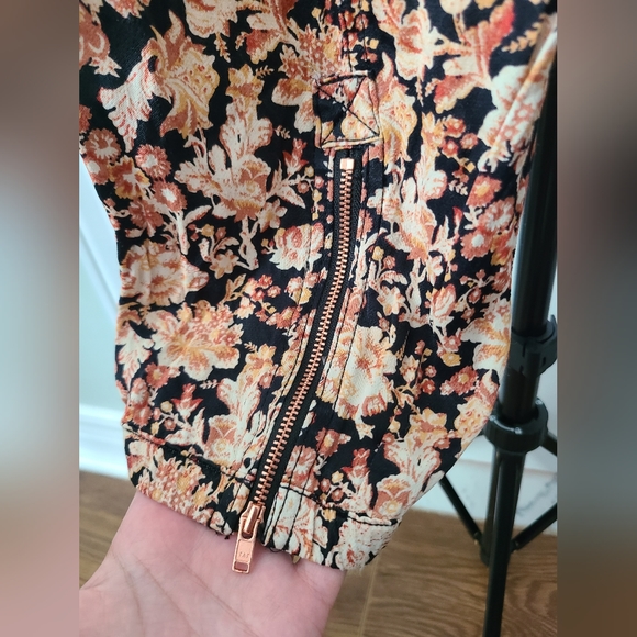 Anthropologie floral trouser/joggers - Picture 7 of 8